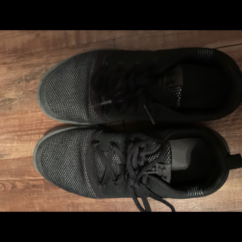 Boys shoes